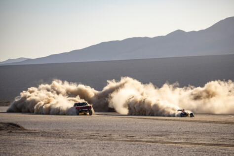 red-bull-racing-gets-lit-ahead-of-las-vegas-grand-prix-with-menzies-2023-08-16_11-07-15_402051