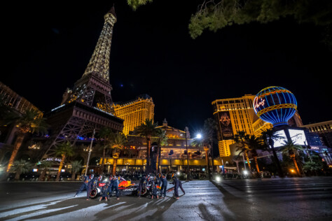 red-bull-racing-gets-lit-ahead-of-las-vegas-grand-prix-with-menzies-2023-08-16_11-08-54_154282