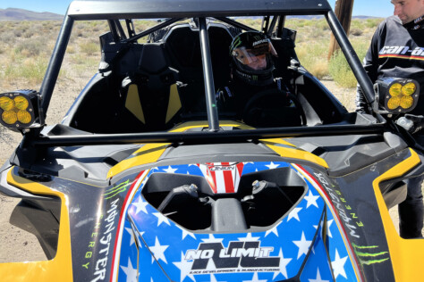 can-am-maverick-r-test-drive-impressions-hint-at-super-utv-2023-09-14_15-39-44_548400