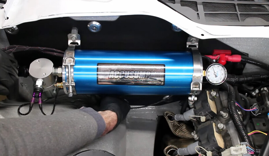 Video: Installing A Canton Racing Accusump Oil Accumulator