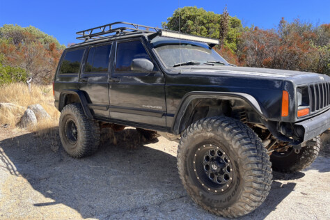 xj-cherokee-upgrade-family-off-roader-gets-a-garvin-sport-rack-2023-09-08_11-05-24_327118