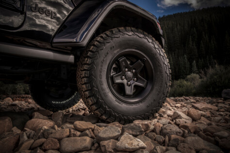 everything-you-need-to-know-about-the-2024-jeep-gladiator-2023-10-19_16-30-37_914284