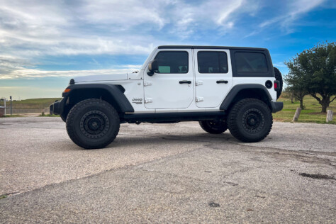 jeep-upgrade-silence-the-noise-with-deis-sound-deadening-headliner-2023-10-13_17-42-19_171223