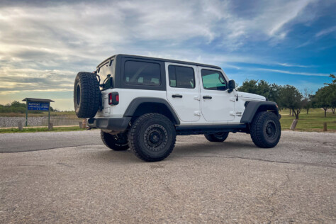 jeep-upgrade-silence-the-noise-with-deis-sound-deadening-headliner-2023-10-13_17-42-22_507619