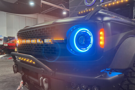 sema-2023-oracle-lighting-off-road-laser-beams-are-awesome-2023-10-31_21-11-40_370028