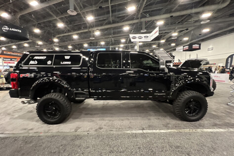 2023-sema-show-rugged-venturous-truck-cap-designed-for-adventure-2023-11-16_16-28-02_681524