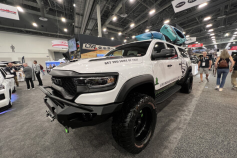 2023-sema-show-rugged-venturous-truck-cap-designed-for-adventure-2023-11-16_16-28-20_049039