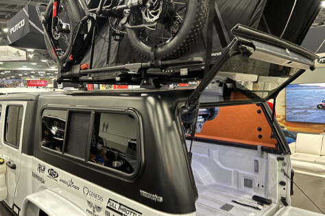 2023-sema-show-rugged-venturous-truck-cap-designed-for-adventure-2023-11-16_16-28-56_201927