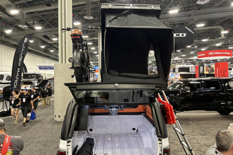 2023-sema-show-rugged-venturous-truck-cap-designed-for-adventure-2023-11-16_16-29-36_501203