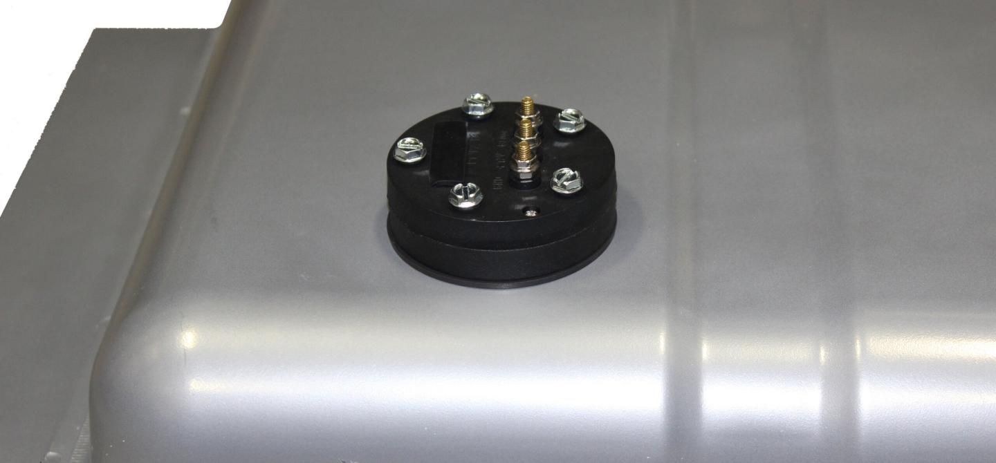 SEMA 2023: Holley’s Easy Level Floatless Laser Fuel Level Sender