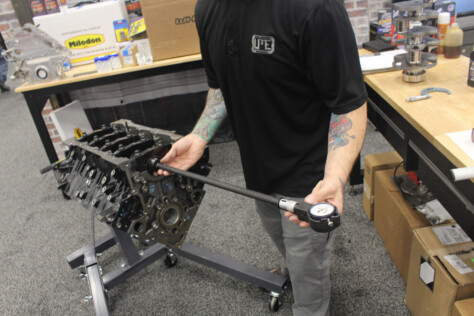 building-the-1200-horsepower-hemi-giveaway-engine-at-pri-part-1-2023-12-14_12-03-23_984022