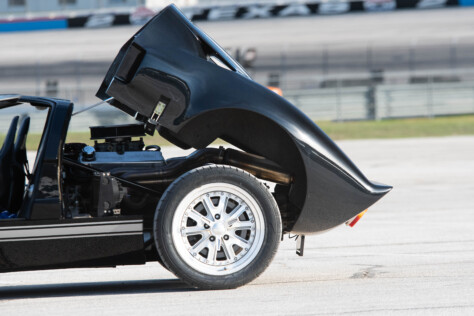 gt40-glory-a-replica-for-the-street-and-track-2023-12-21_13-00-38_050438