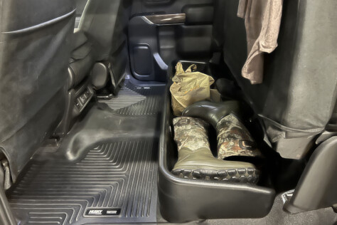 sema-2023-realtruck-collabs-with-meateater-on-2019-silverado-build-2023-12-05_16-41-32_833164
