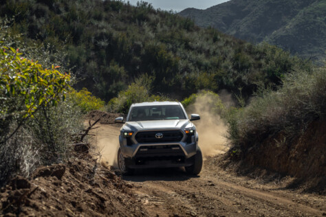 2024-toyota-tacoma-design-inspired-by-off-road-racing-2024-01-08_17-30-36_943767