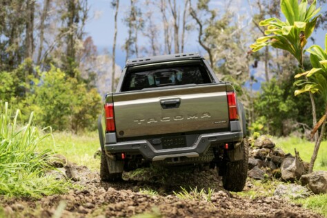 2024-toyota-tacoma-design-inspired-by-off-road-racing-2024-01-08_17-30-40_450614