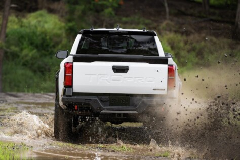 2024-toyota-tacoma-design-inspired-by-off-road-racing-2024-01-08_17-31-27_798409