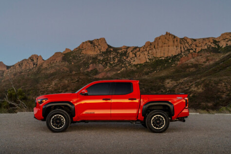 2024-toyota-tacoma-design-inspired-by-off-road-racing-2024-01-08_17-32-35_056981