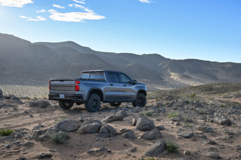 driving-new-chevrolet-zr2-trucks-through-king-of-the-hammers-2024-01-11_16-42-50_503715