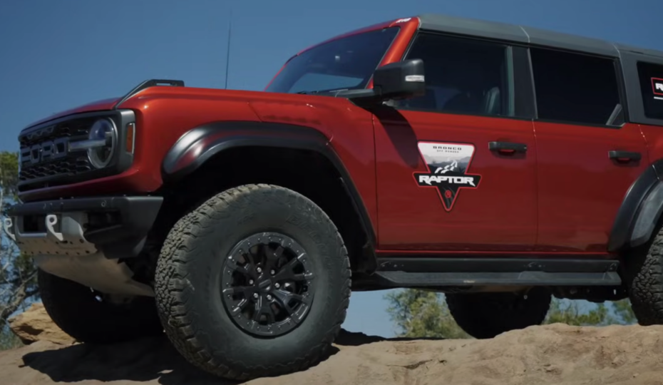 F1 Drivers Verstappen and Perez Drive Bronco Raptor At Off-Roadeo