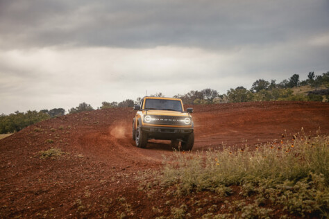 f1-drivers-get-a-taste-of-off-roading-in-the-new-bronco-raptor-2024-01-09_17-43-09_280147