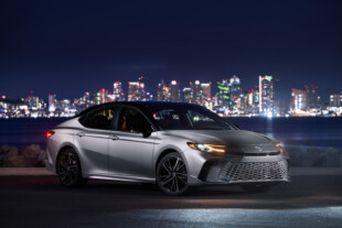 2025 Toyota Camry Goes Hybrid-Only