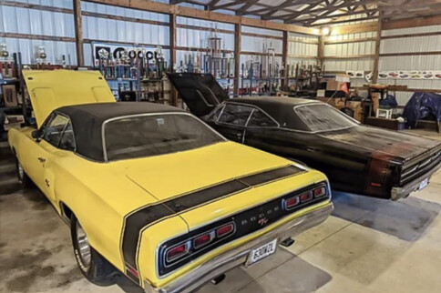 This Barn Find Coronet R/T Is Being Brought Back To Life