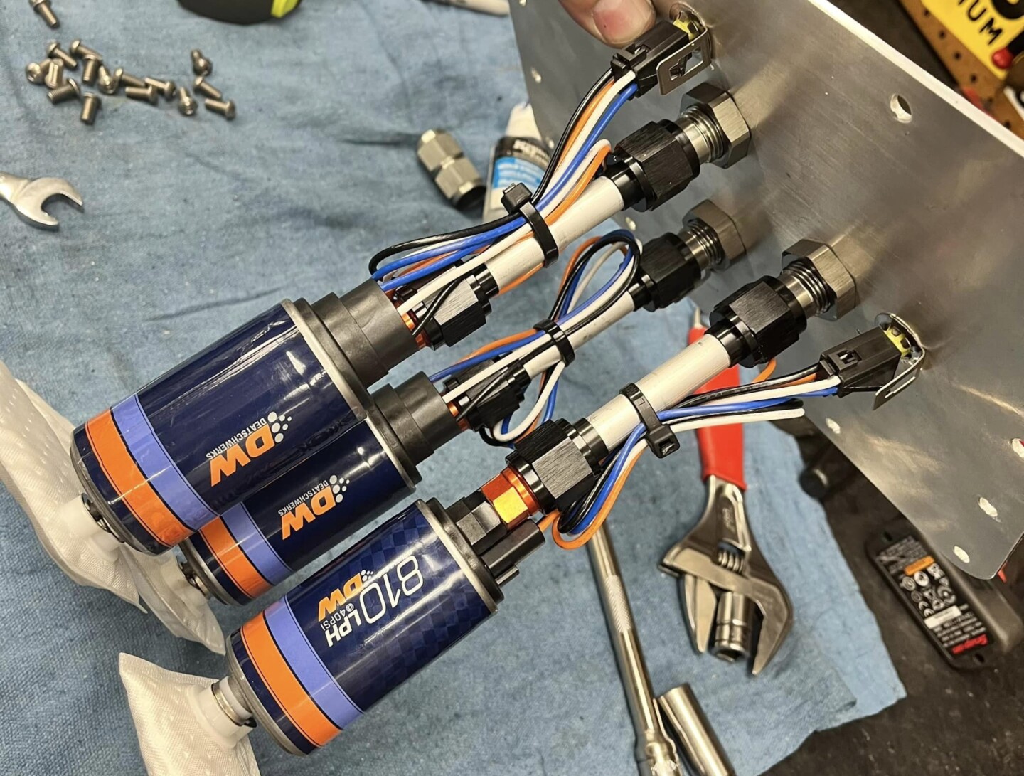 DW810