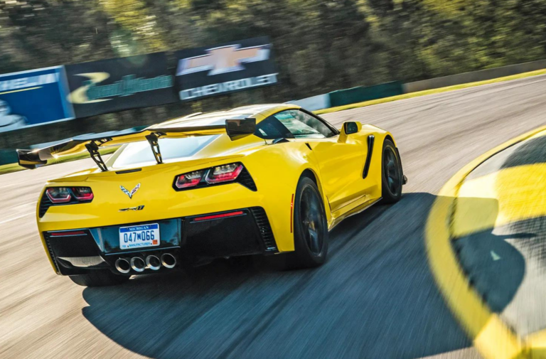 Hold On Tight! C7 Corvette ZR1 Comes Inches From Disaster