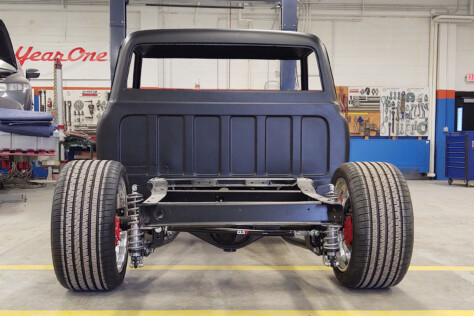the-hawkeye-c10-comes-together-for-arrow-straight-body-panels-2024-09-18_08-45-45_779377