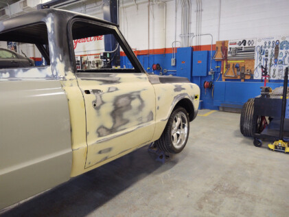 the-hawkeye-c10-comes-together-for-arrow-straight-body-panels-2024-09-18_08-46-34_988970