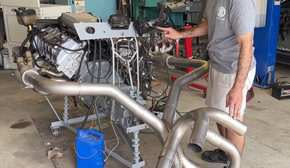 Ford V10 Engine Gets a Wild Makeover from Build It Yourself