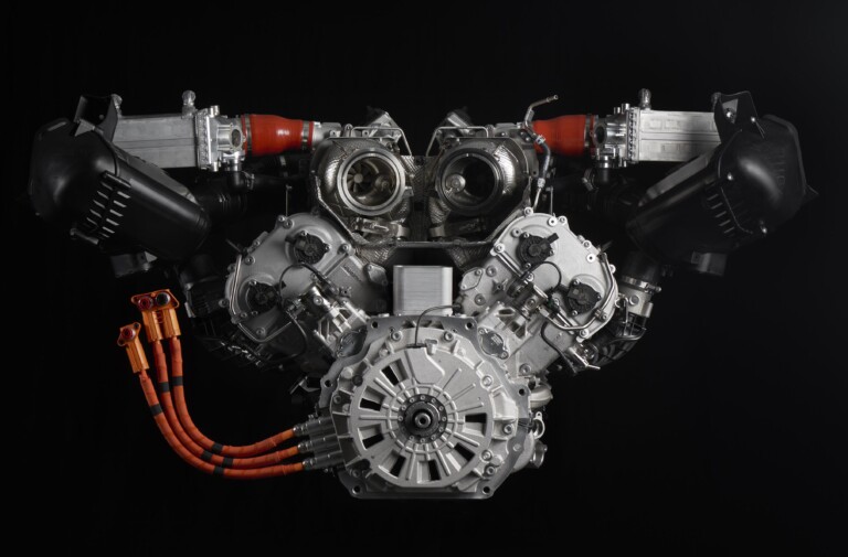 Lamborghini’s New 10,000-RPM Flat-Plane 4.0L Twin-Turbo V8 Engine