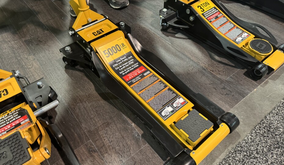 SEMA 2024: CAT 5,000-Pound Long-Reach Low-Profile Jack