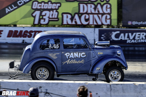 the-2024-mooneyes-christmas-party-at-irwindale-speedway-2024-12-10_12-07-29_969256