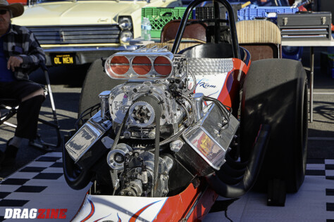 the-2024-mooneyes-christmas-party-at-irwindale-speedway-2024-12-10_12-09-42_976462