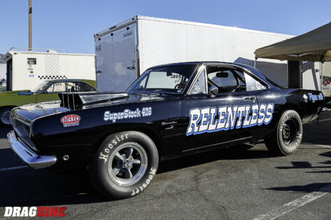 the-2024-mooneyes-christmas-party-at-irwindale-speedway-2024-12-10_12-10-09_654734