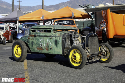the-2024-mooneyes-christmas-party-at-irwindale-speedway-2024-12-10_12-10-17_821142