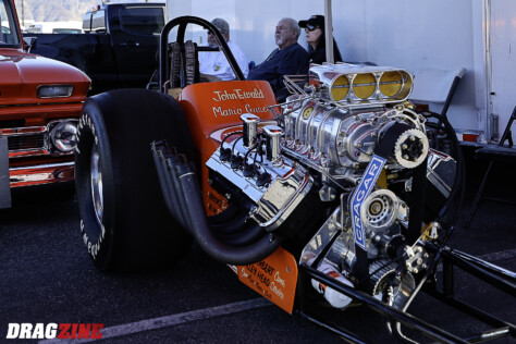 the-2024-mooneyes-christmas-party-at-irwindale-speedway-2024-12-10_12-10-39_189315