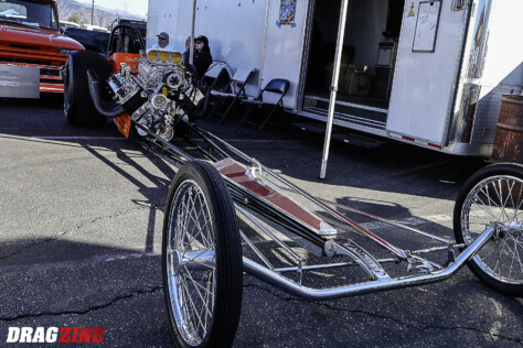 the-2024-mooneyes-christmas-party-at-irwindale-speedway-2024-12-10_12-10-48_263591