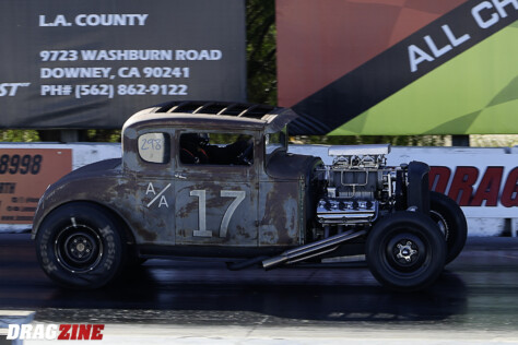 the-2024-mooneyes-christmas-party-at-irwindale-speedway-2024-12-10_12-11-44_970595
