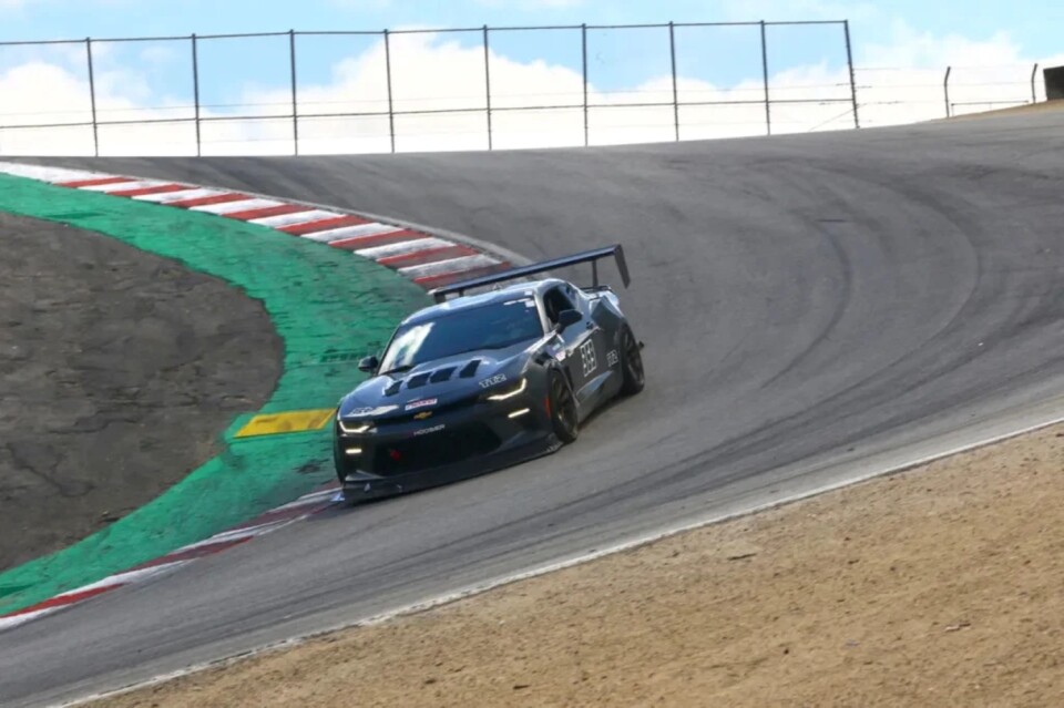 road race Camaro