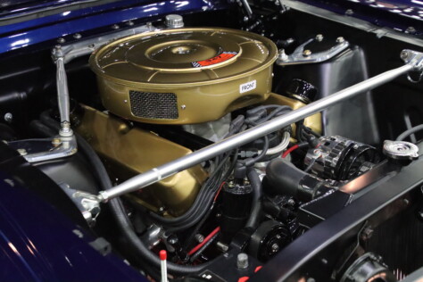 gallery-blue-oval-muscle-flexed-at-the-72nd-annual-detroit-autorama-2025-03-02_19-30-22_335271