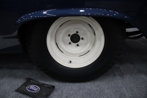 gallery-blue-oval-muscle-flexed-at-the-72nd-annual-detroit-autorama-2025-03-02_19-33-04_185044