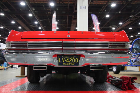 gallery-blue-oval-muscle-flexed-at-the-72nd-annual-detroit-autorama-2025-03-02_19-33-39_414582