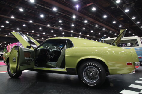 gallery-blue-oval-muscle-flexed-at-the-72nd-annual-detroit-autorama-2025-03-02_19-44-50_235433
