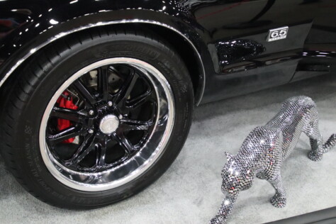 gallery-blue-oval-muscle-flexed-at-the-72nd-annual-detroit-autorama-2025-03-02_19-45-18_098399