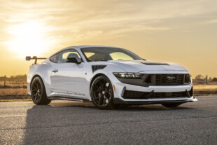 Hennessey Super Venom Dominates A Dark Horse In A Drag Race