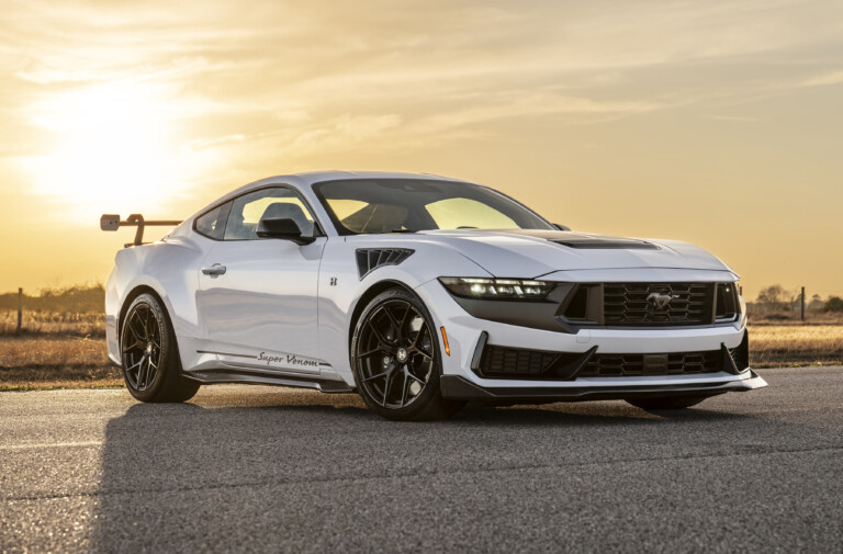 Hennessey Super Venom Dominates A Dark Horse In A Drag Race