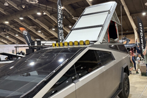 is-teslas-cybertruck-the-next-big-thing-in-overlanding-2025-04-24_09-42-22_475196
