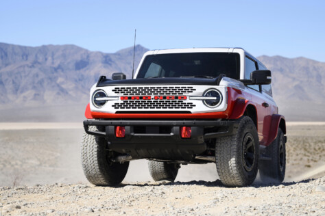 the-cheapest-2025-ford-bronco-v6-two-door-is-77530-2025-04-04_14-01-38_397038